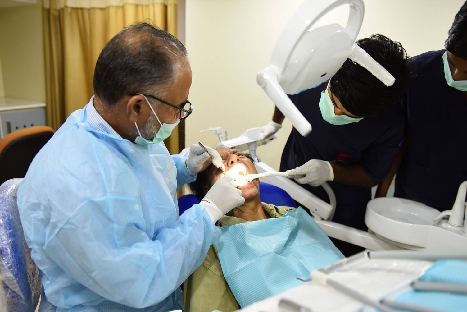 Dental surgeon in Karachi